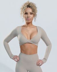 Deep V Crop with sleeves - nude