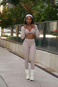 Deep V Crop with sleeves - nude