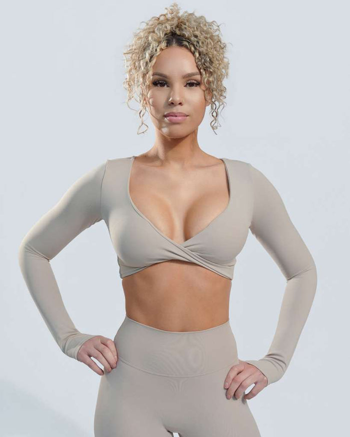 Deep V Crop with sleeves - nude